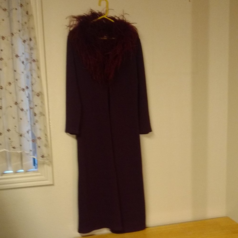 Burgundy Knit Maxi Coat with Feathered Collar✨